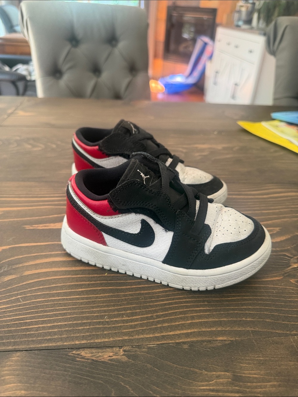 Jordan Nike Kids Low-Top Sneakers - 11C